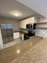 Building Photo - 1913 16th Ave S