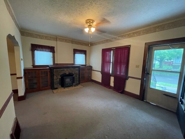 Building Photo - 934 Silvercrest Ave