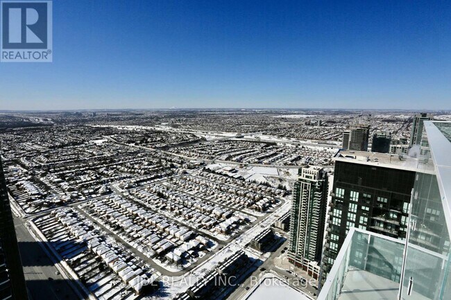 Photo du bâtiment - 3900 Confederation Pkwy