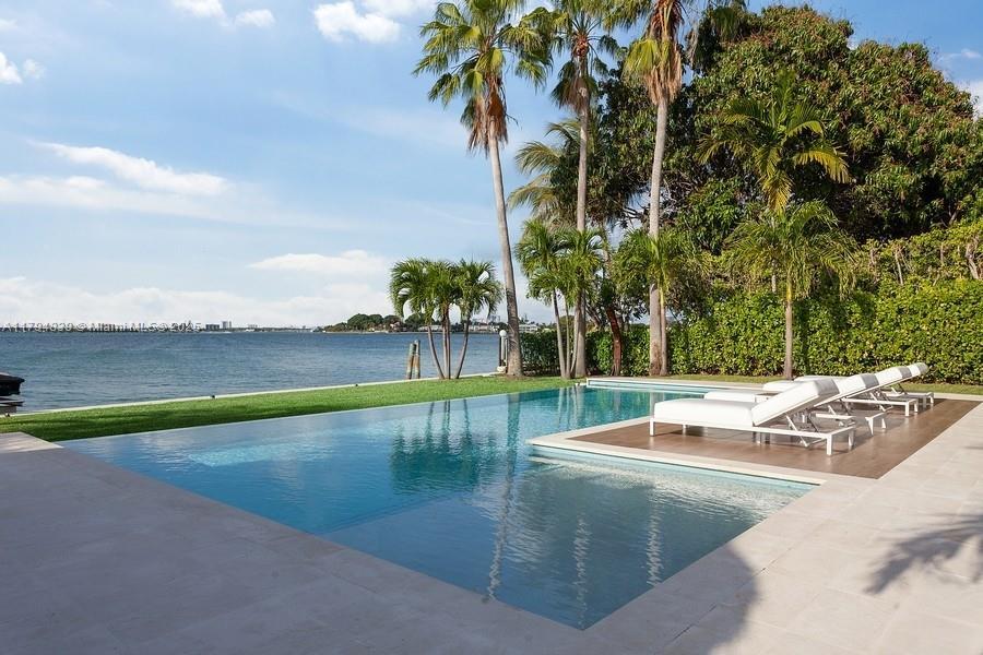 Foto principal - 7972 Biscayne Point Cir