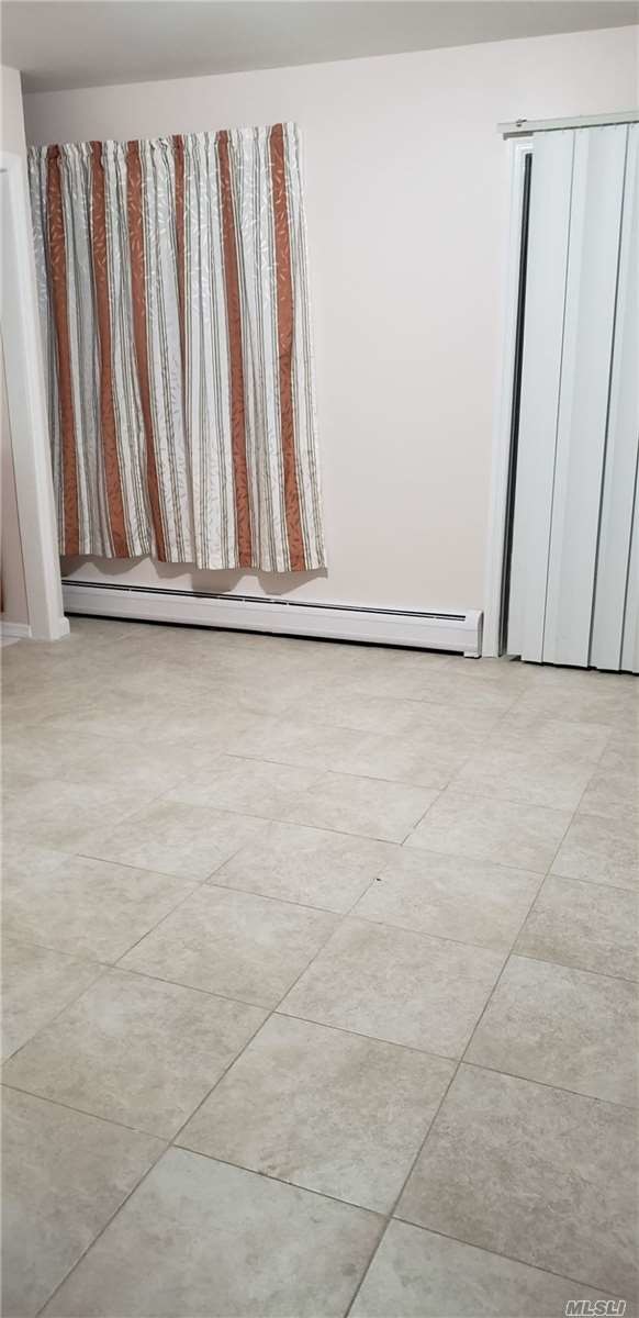 Foto del edificio - 161-33 Normal Rd