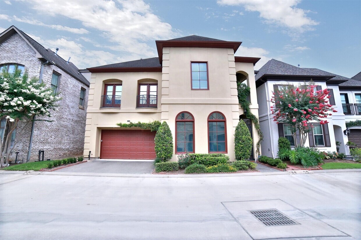 Foto principal - 6335 E Mystic Meadow