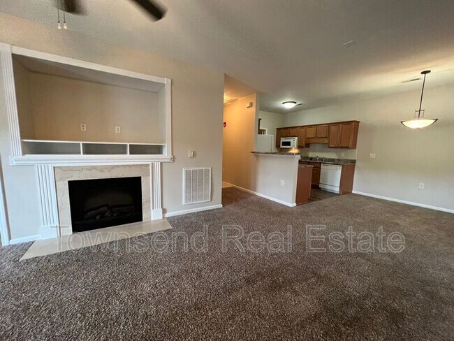 Foto del edificio - 621 Marshtree Ln