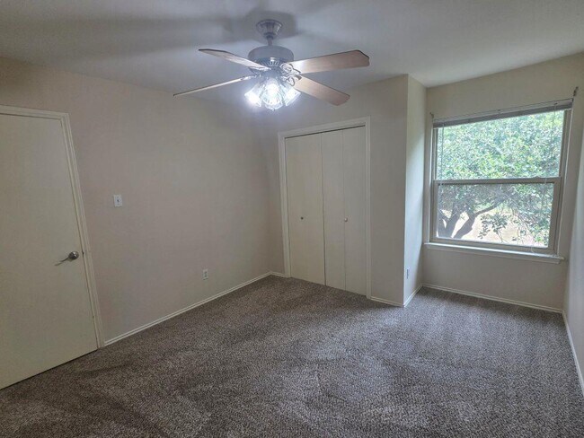 Foto del edificio - 4701 Ganymede Dr