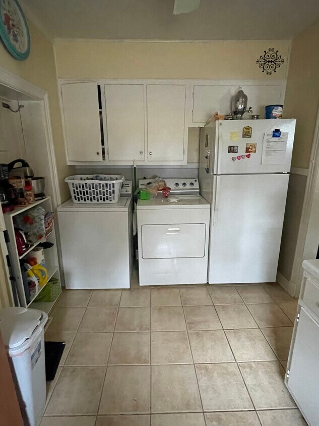 washer and dryer - 3641 Cowden Ave