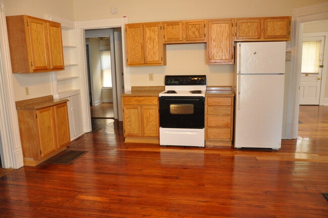 Photo - 337 S Broadway Park Apartment