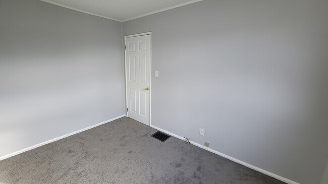 Building Photo - 2391 Baywood Dr