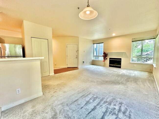 Foto del edificio - Beautiful 2BR|2BA with Washer and Dryer, T...