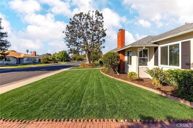 Foto del edificio - 1505 N Rosewood Ave