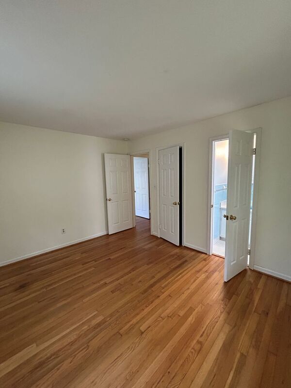 Foto del edificio - 410 Hubbard Ln