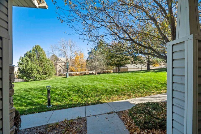 Foto del edificio - Cute 2bd, 2.5ba Townhome Across from Cotto...