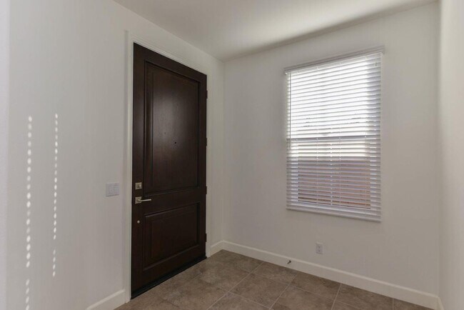 Foto del edificio - Irvine Single Family house 4bd/3ba Eastwoo...