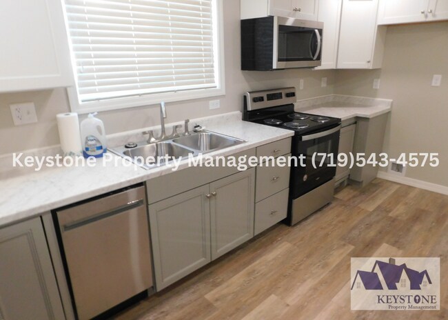 Foto del edificio - Updated 2 Bedroom Ranch Home with Central Air & Fully Fenced Yard - $1,100/$1,650