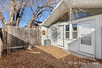 Building Photo - 1408 Julian St