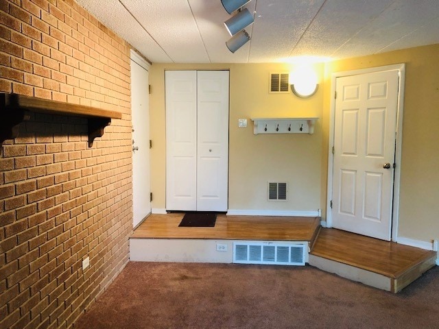 Building Photo - 6015 Lakeside Pl