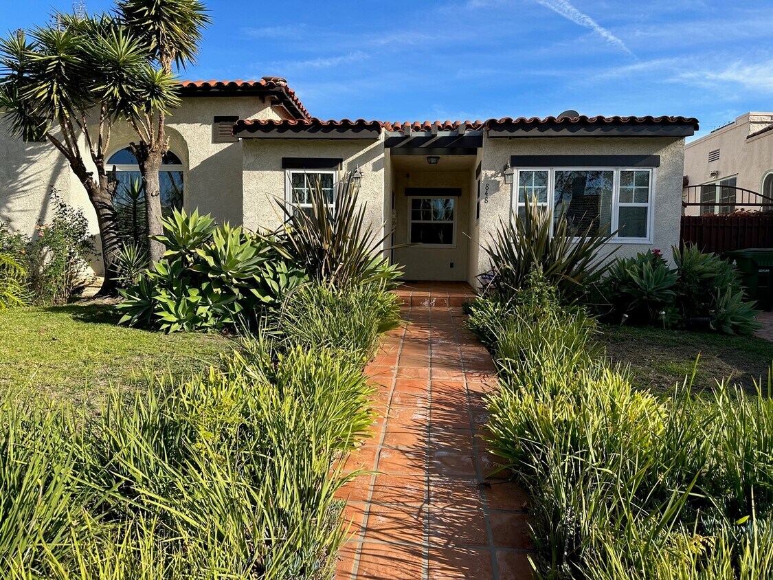 House Front - 848 S Ridgeley Dr