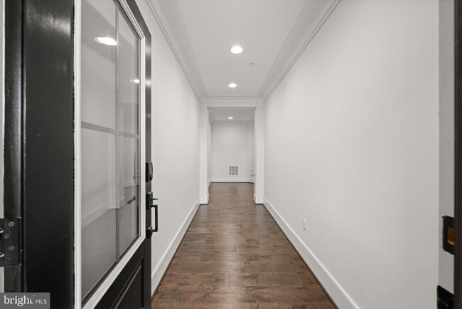 Foto del edificio - 133 Bytham Ridge Ln
