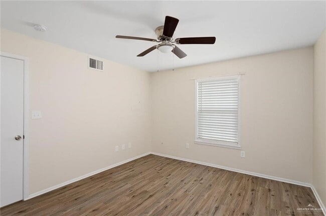 Building Photo - 13 E Stubbs St