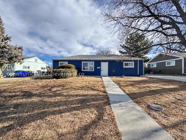 Building Photo - 706 Uvalda St