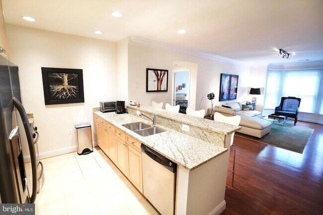 Foto del edificio - 1115 Cameron St