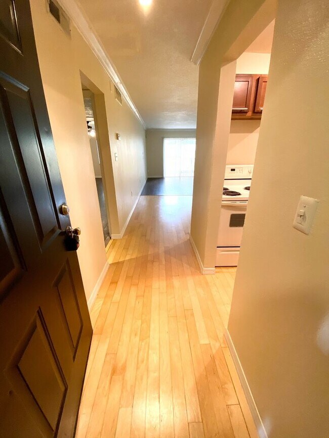 Building Photo - 1954 Conway Rd