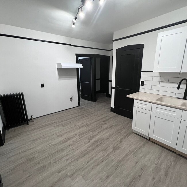 Building Photo - 1621 50th Ct