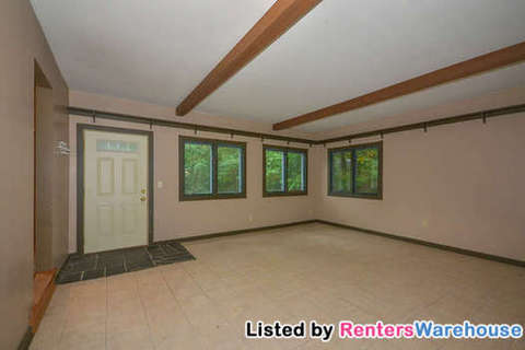 Foto del edificio - 4852 Lanark Rd