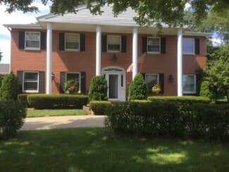 Building Photo - 3730 Foxwood Rd