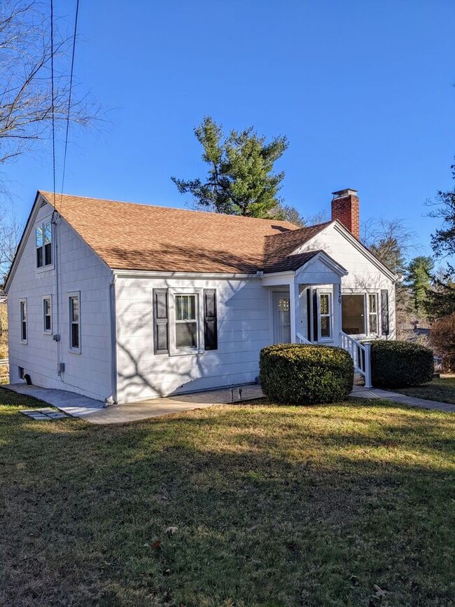 Building Photo - Beautiful Asheville Rental in the Malvern ...