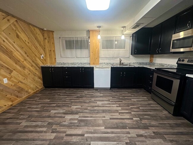 Building Photo - 435 Kiesel Ave