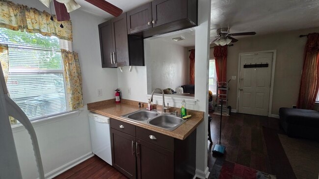 Building Photo - 1078 Joyner St