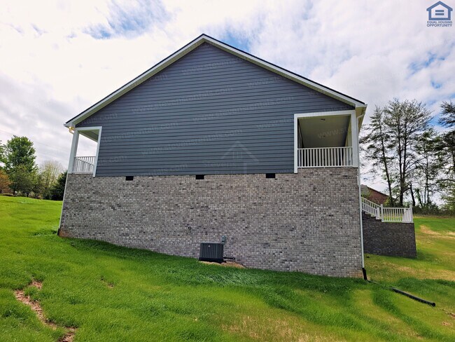 Foto del edificio - 2211 Huntland Rd