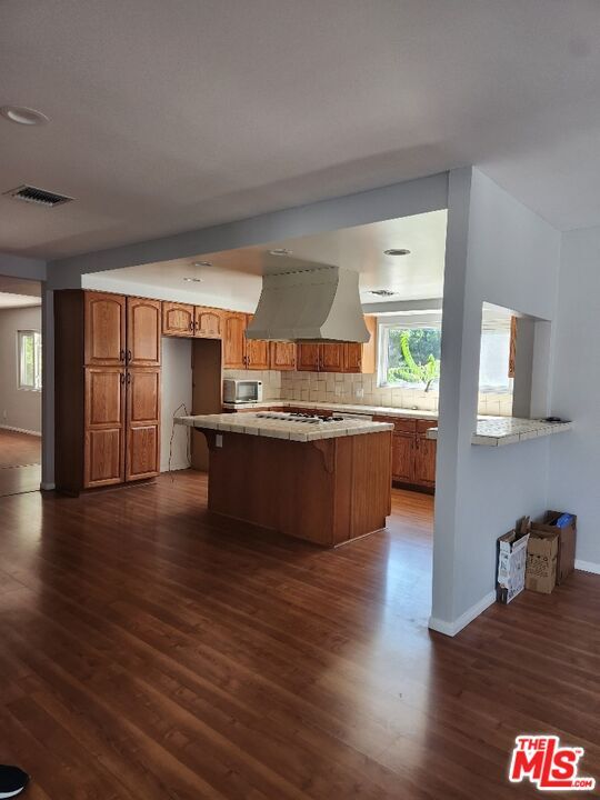 Foto del edificio - 9542 Yolanda Ave