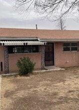 Building Photo - 908 Heather St