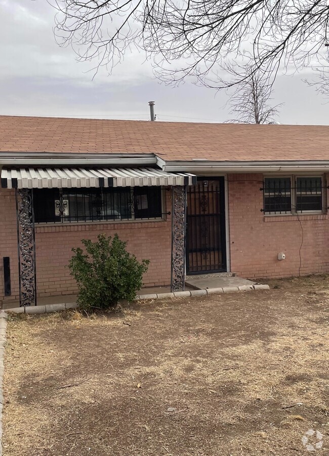 Building Photo - 908 Heather St