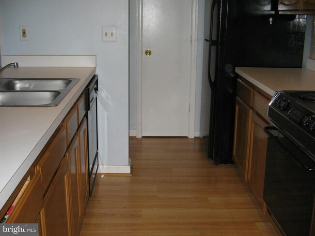 Building Photo - 14106 Valleyfield Dr