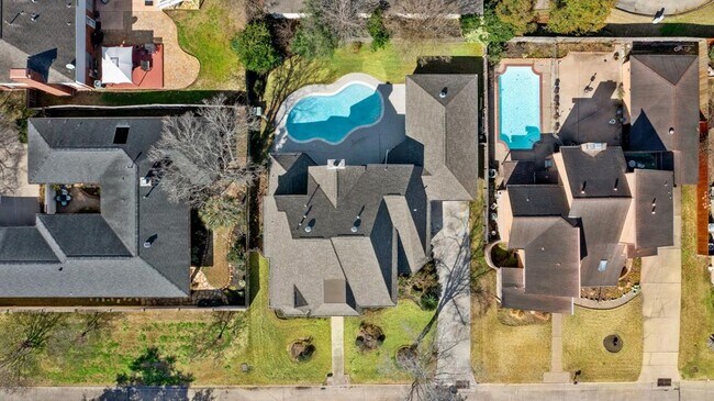 Building Photo - 3147 Country Club Blvd