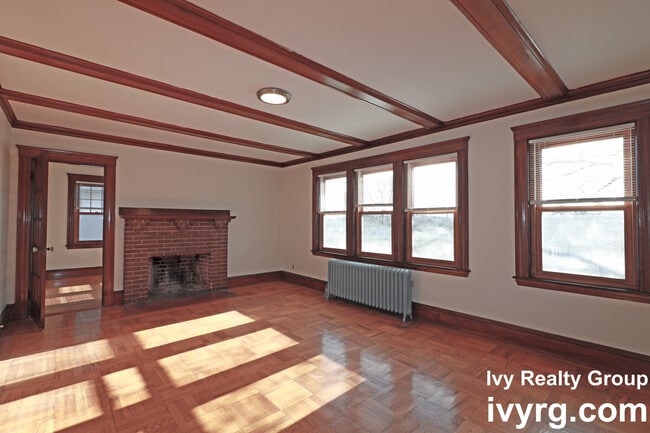 Building Photo - 394-396 Mt Auburn St