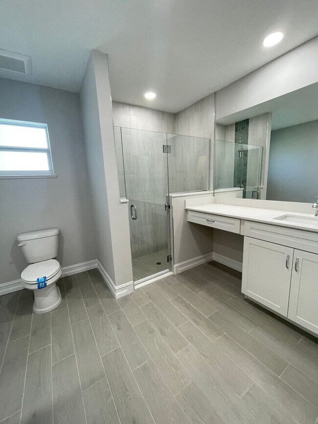 Foto del edificio - COMING SOON - 4/2.5/2  Home off of California Blvd.