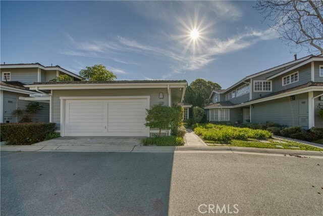 Building Photo - 32 Dover Pl