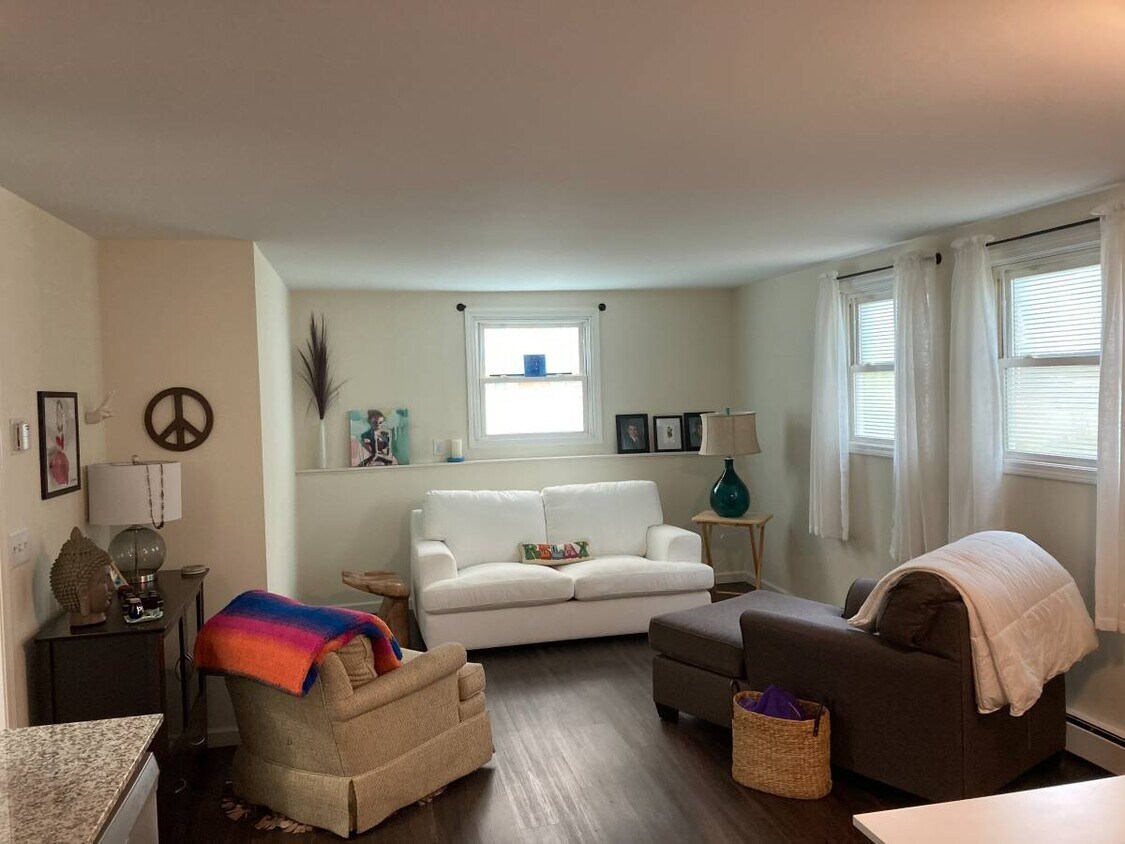 Foto principal - 670 4th St