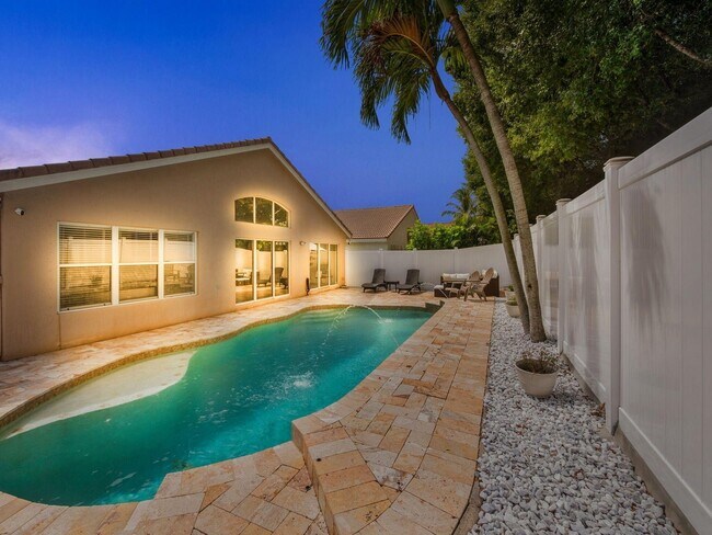 Foto del edificio - 6344 Barton Creek Cir