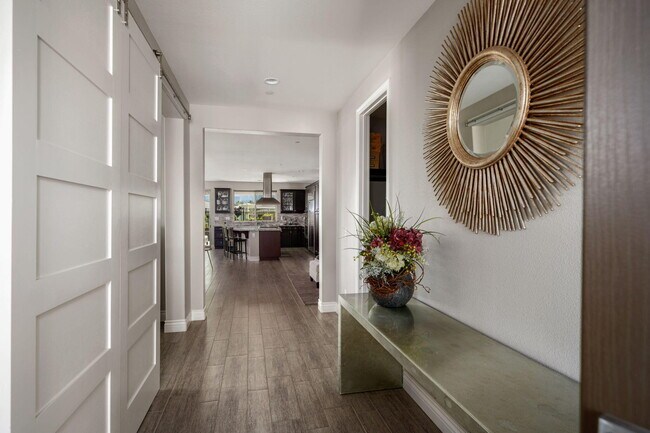 Building Photo - 51545 Clubhouse Dr