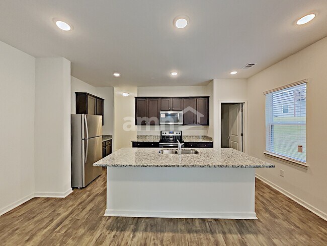 Building Photo - 7226 Deering Ct