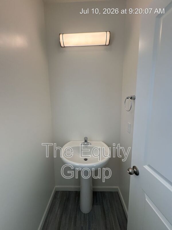 Foto del edificio - 733 S Pinkham St