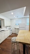 Building Photo - 933-918 18 Ave SW