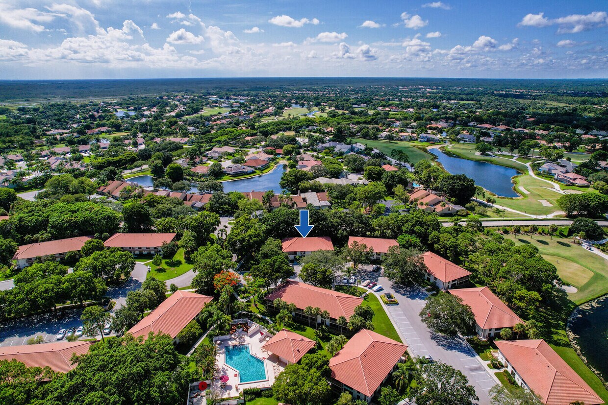 Primary Photo - 605 Brackenwood Cove