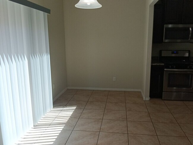 Foto del edificio - 4 Bedroom, 3 Bathroom! Lovely Home!