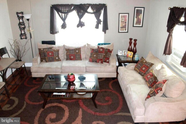 Foto del edificio - 238 Steward St