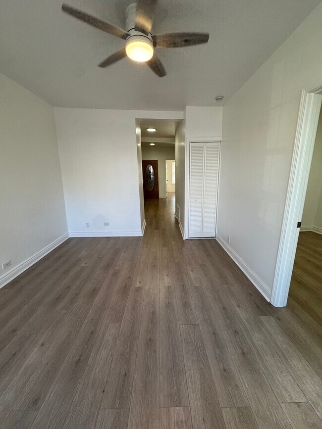 Foto del edificio - 617 W 43rd Pl